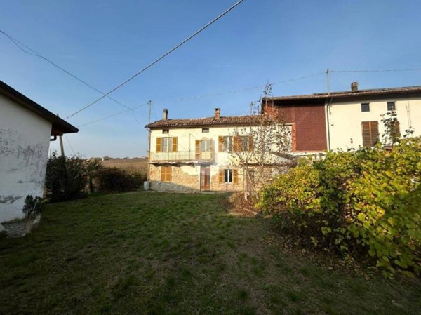 casa semindipendente in vendita a Penango