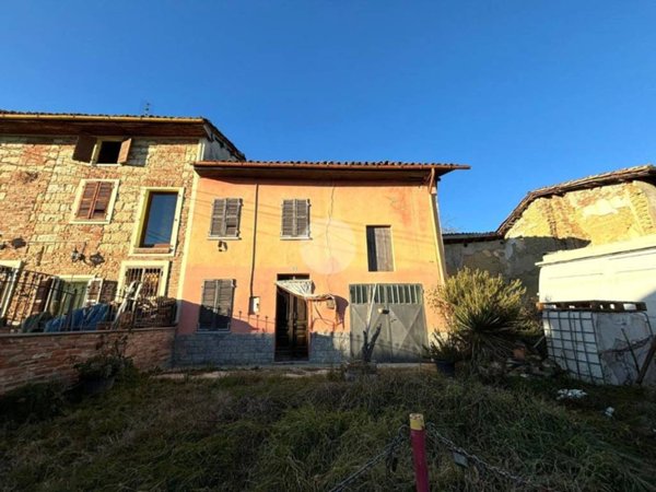 casa indipendente in vendita a Penango