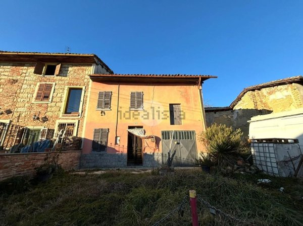 casa indipendente in vendita a Penango