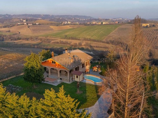 casa indipendente in vendita a Penango