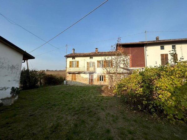 casa semindipendente in vendita a Penango