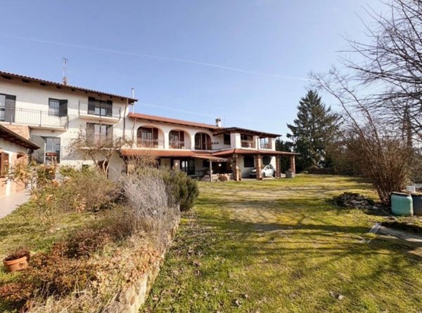 casa indipendente in vendita a Penango