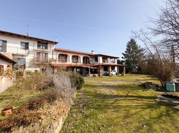 casa indipendente in vendita a Penango