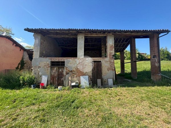 locale di sgombero in vendita a Penango in zona Cioccaro