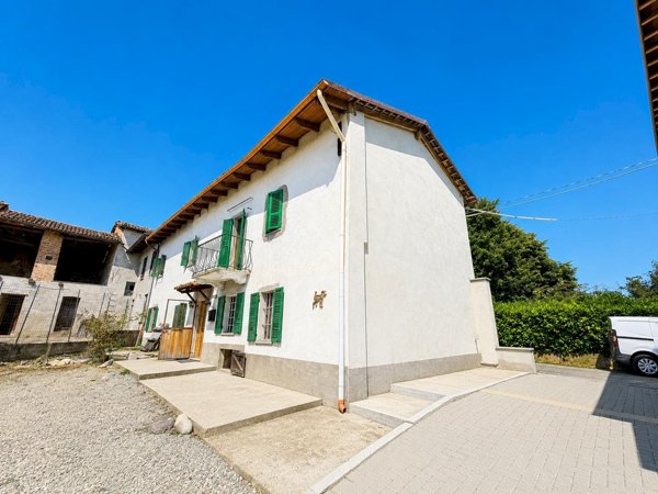 casa indipendente in vendita a Penango