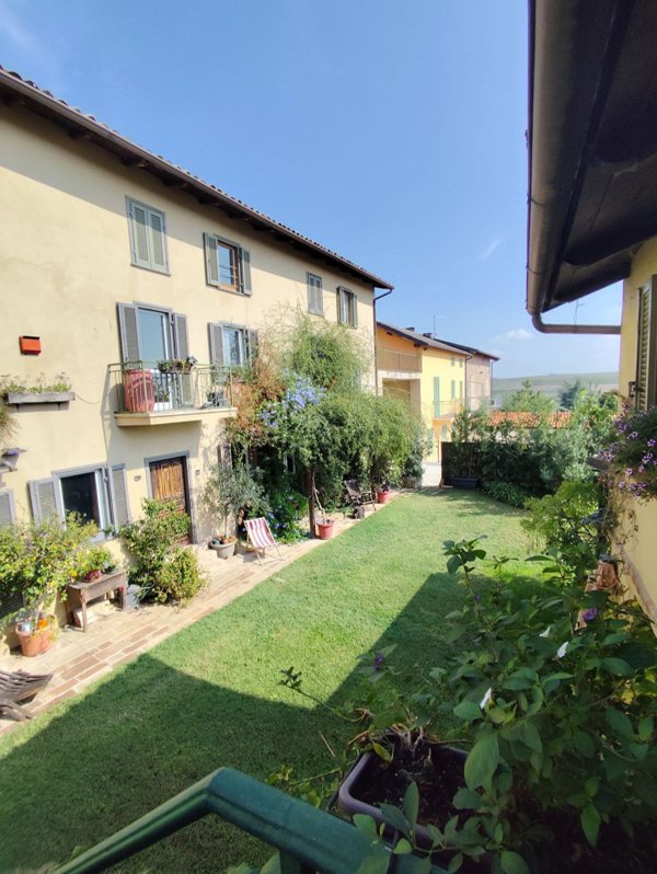 casale in vendita a Penango in zona Cioccaro