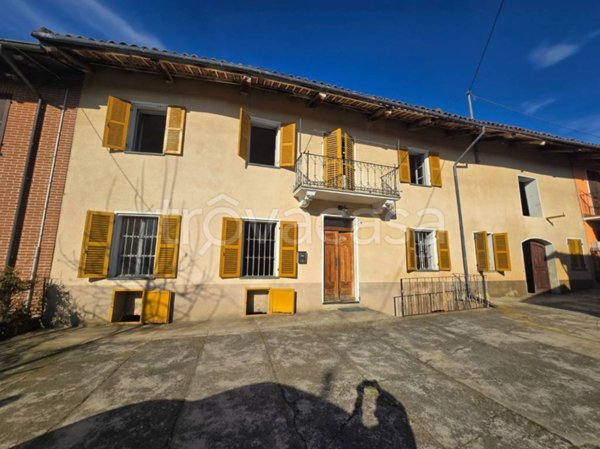 appartamento in vendita a Piea in zona Vallunga
