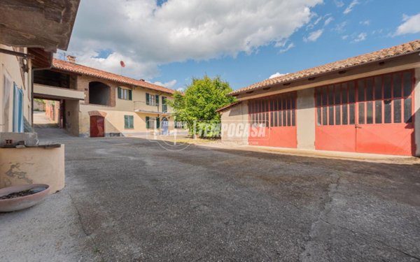 casale in vendita a Pino d'Asti