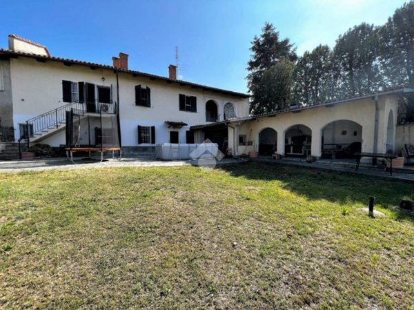 casa indipendente in vendita a Piovà Massaia in zona San Pietro