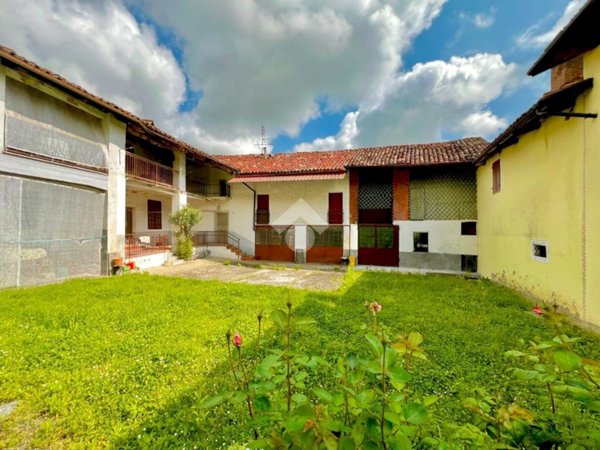 casale in vendita a Piovà Massaia