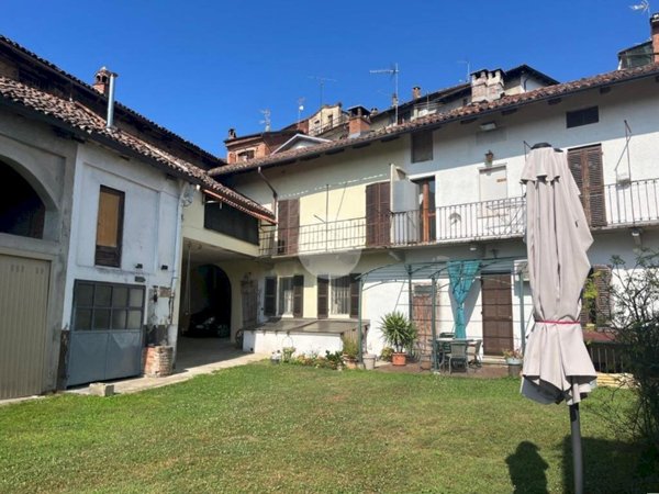 casa semindipendente in vendita a Portacomaro