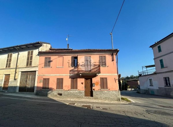 casa semindipendente in vendita a Portacomaro