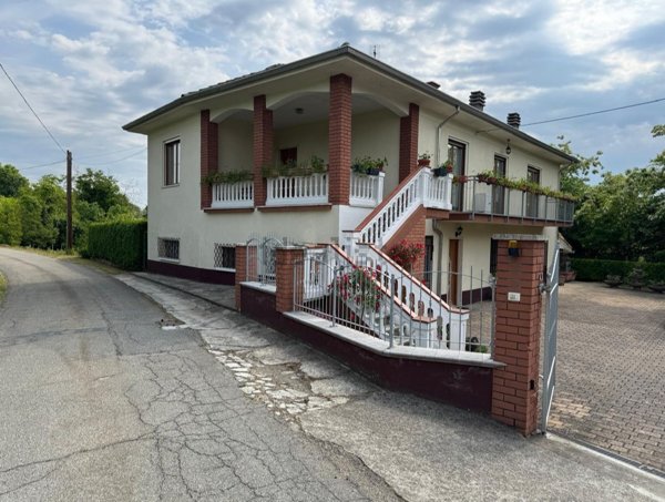 casa indipendente in vendita a Portacomaro