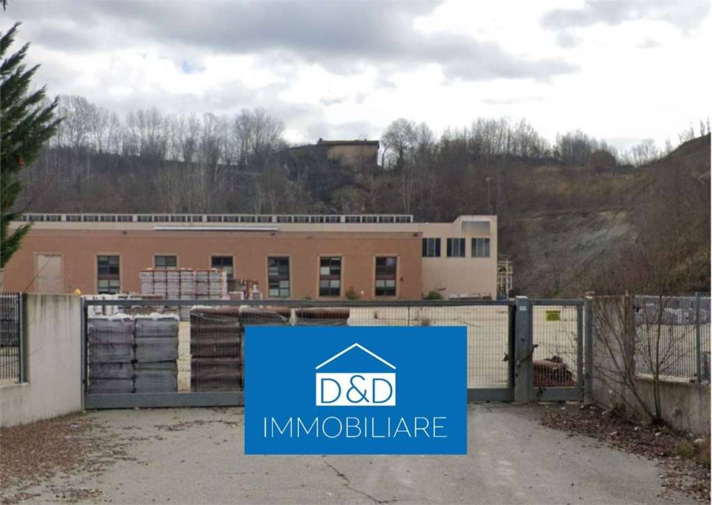 locale commerciale in vendita a Portacomaro