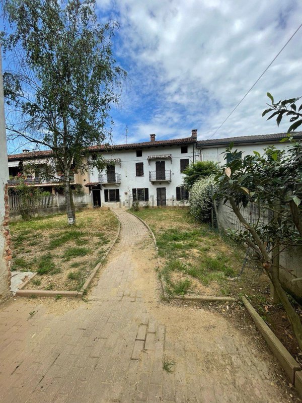 esavano in vendita a Refrancore in zona Barcara