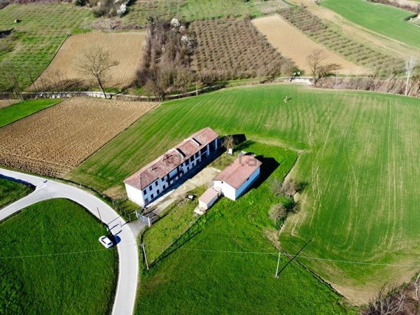 casale in vendita a Revigliasco d'Asti