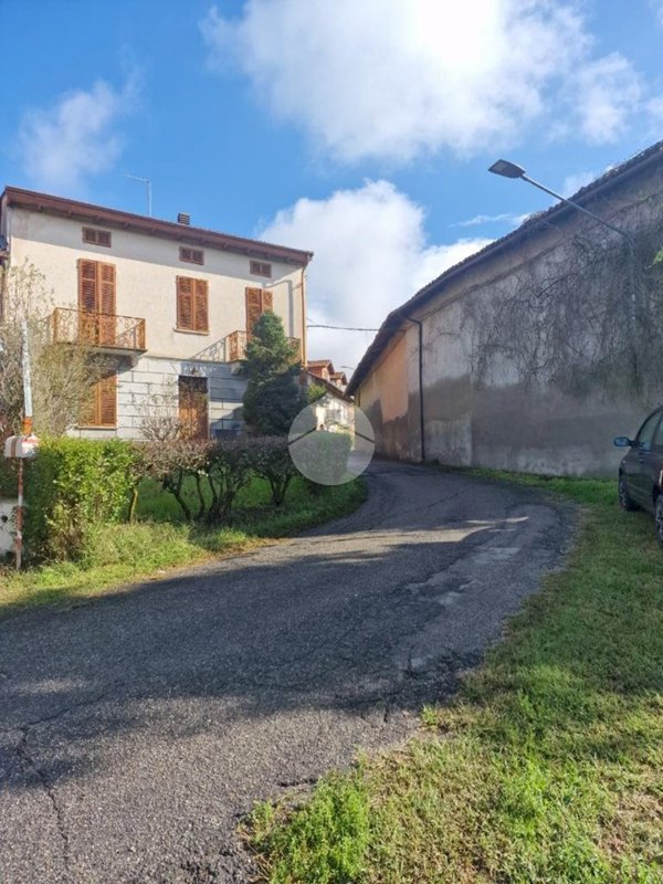 casa semindipendente in vendita a Roatto in zona Bricco Rossi