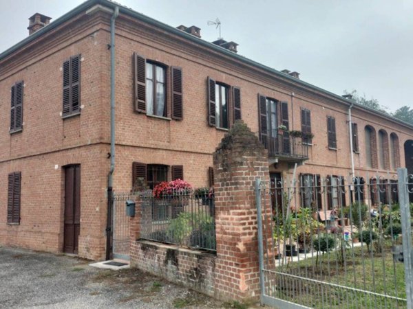 pentavano in vendita a Roatto in zona Gobbi