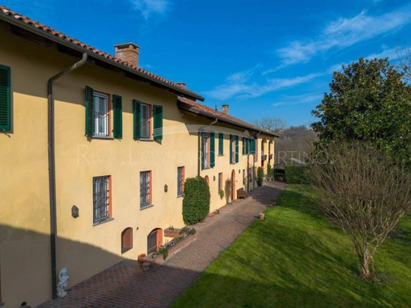 casa indipendente in vendita a Roatto