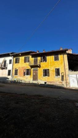casa indipendente in vendita a Roatto