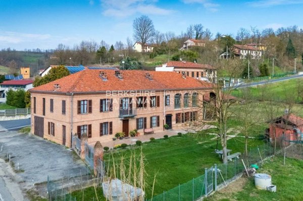 casa indipendente in vendita a Roatto