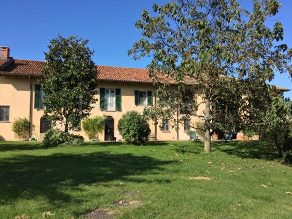 casa indipendente in vendita a Roatto