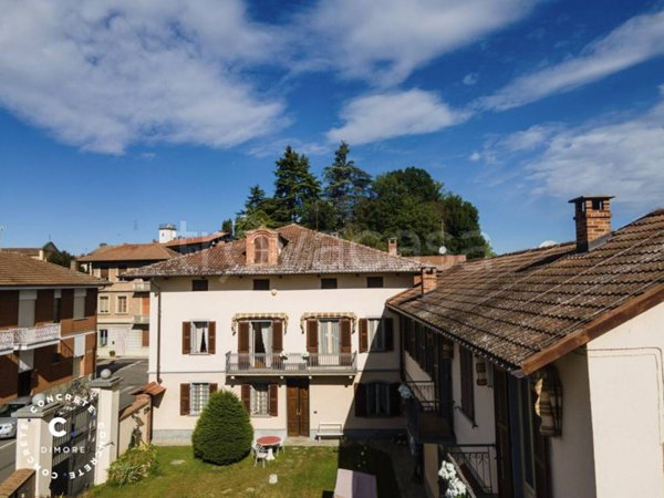casa indipendente in vendita a Roatto