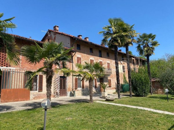 casa indipendente in vendita a Roatto in zona Briassa