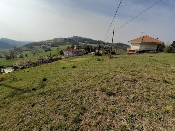 terreno edificabile in vendita a Robella in zona Cortiglione