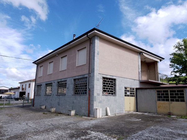 casa indipendente in vendita a Robella