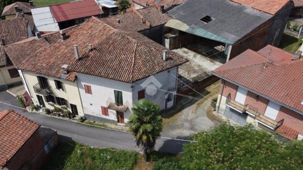 casa indipendente in vendita a Robella in zona Cortiglione