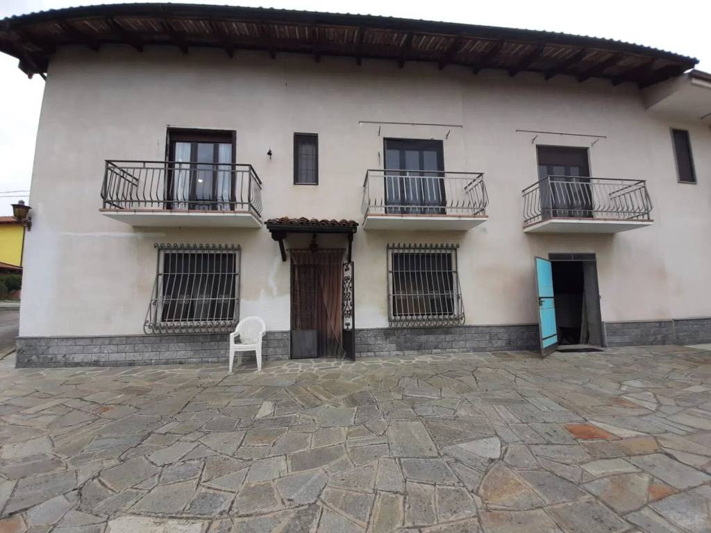 casa indipendente in vendita a Robella