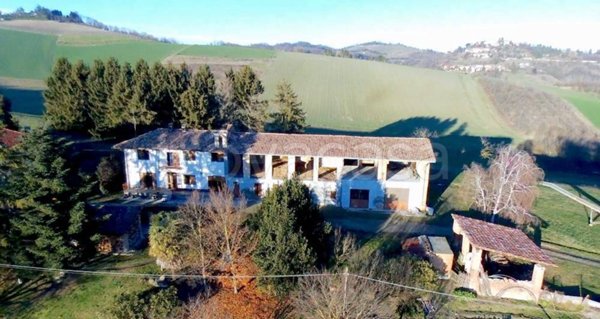 casa indipendente in vendita a Robella in zona Castella Vignola