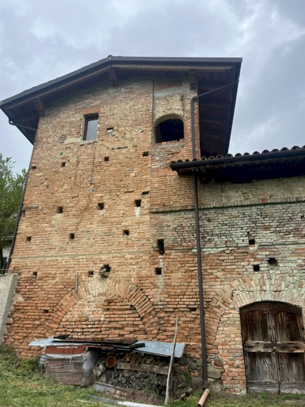 casale in vendita a Robella in zona Cortiglione