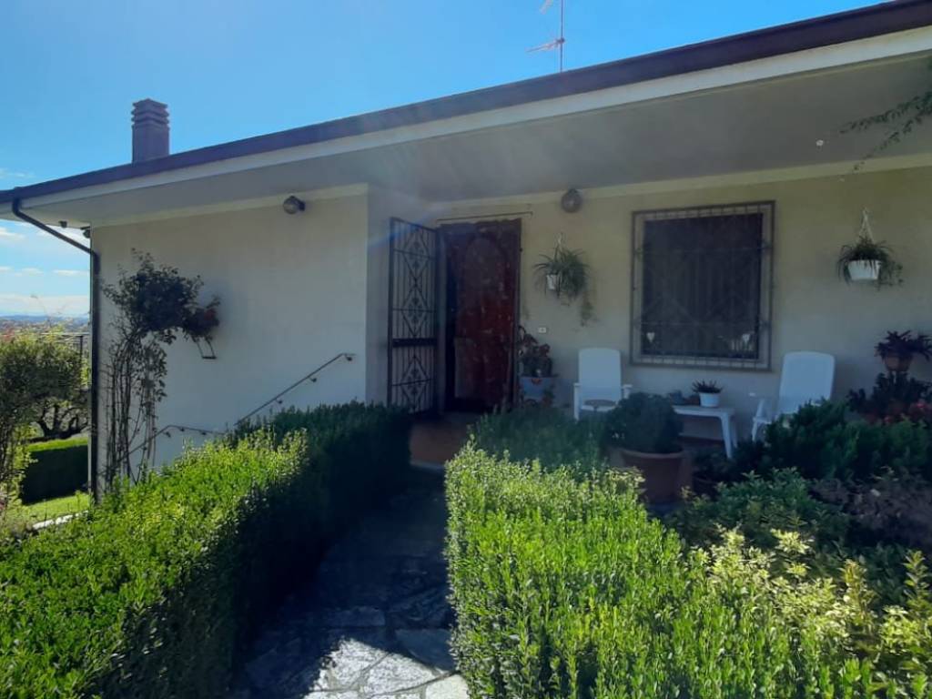 casa indipendente in vendita a Robella