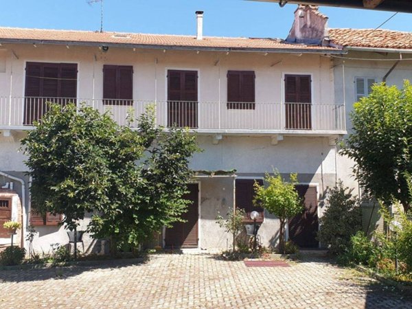 casa indipendente in vendita a Robella in zona Cortiglione