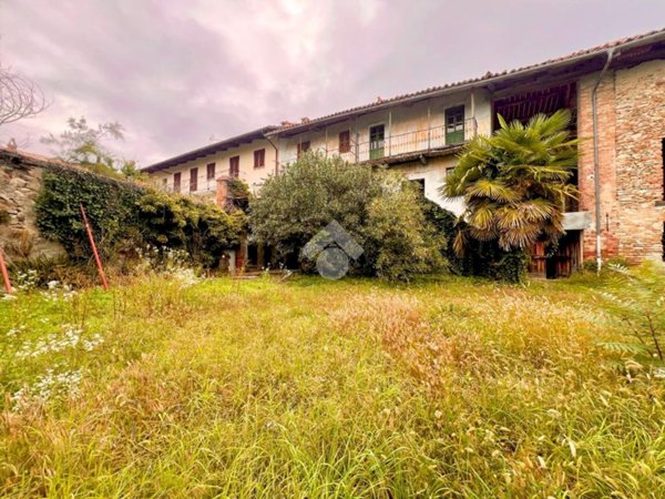 casa indipendente in vendita a Robella