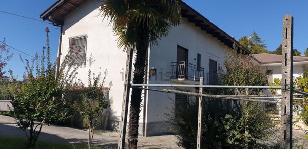 esavano in vendita a Robella