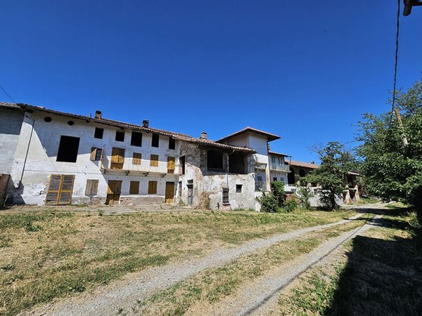 casale in vendita a Robella