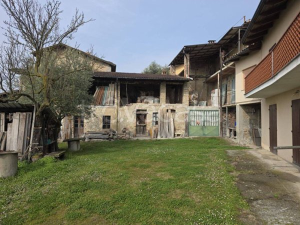 casa indipendente in vendita a Robella