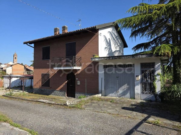 casa indipendente in vendita a Robella in zona Cortiglione