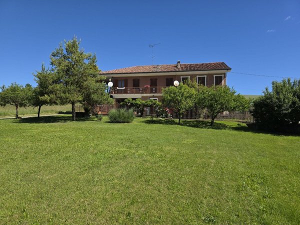 casa indipendente in vendita a Robella in zona Castella Vignola