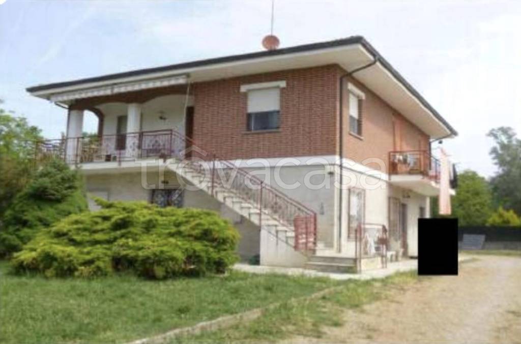 casa indipendente in vendita a Robella in zona Castella Vignola