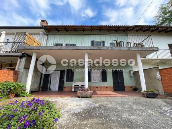 casa indipendente in vendita a Robella in zona Castella Vignola