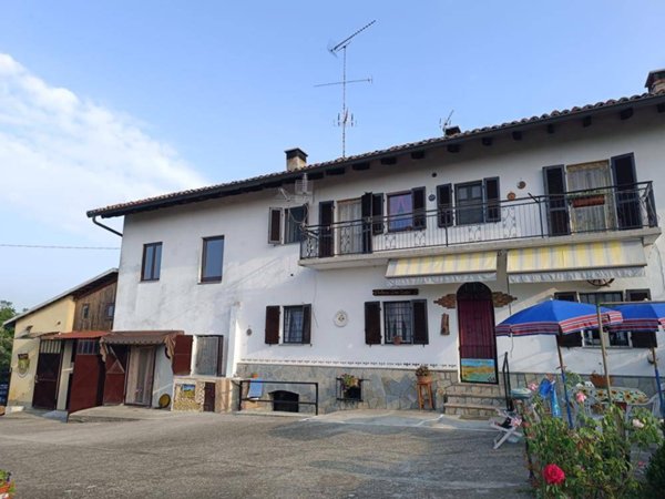 casa indipendente in vendita a Robella in zona Castella Vignola