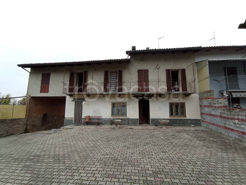 casa indipendente in vendita a Rocca d'Arazzo