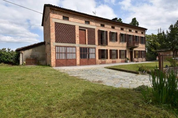 casa indipendente in vendita a Rocca d'Arazzo in zona Santa Caterina