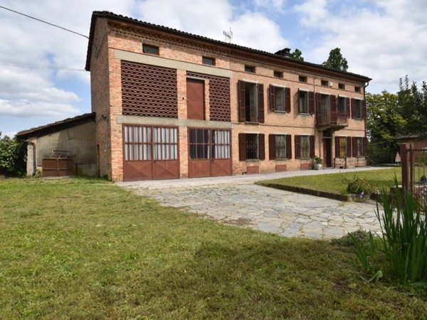 casa indipendente in vendita a Rocca d'Arazzo in zona Santa Caterina