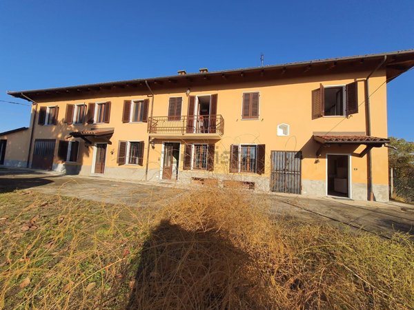 casa indipendente in vendita a Rocca d'Arazzo