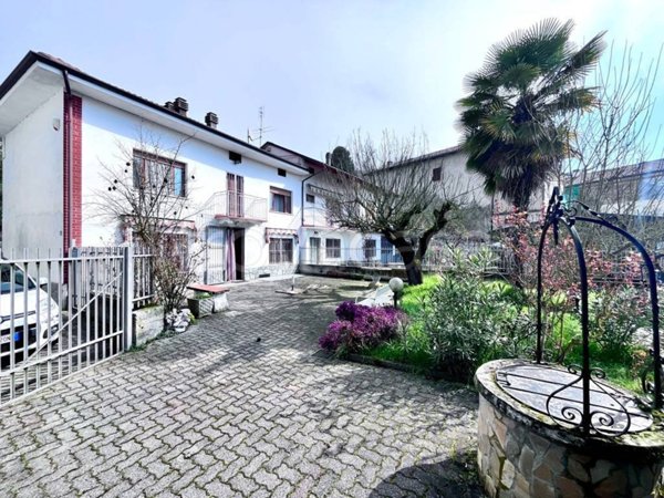 casa indipendente in vendita a Rocca d'Arazzo